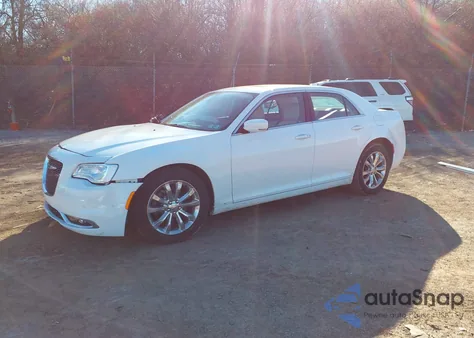 2020 Chrysler 300 Touring L Awd z USA, uszkodzony, nr VIN 2C3CCARG0LH250174